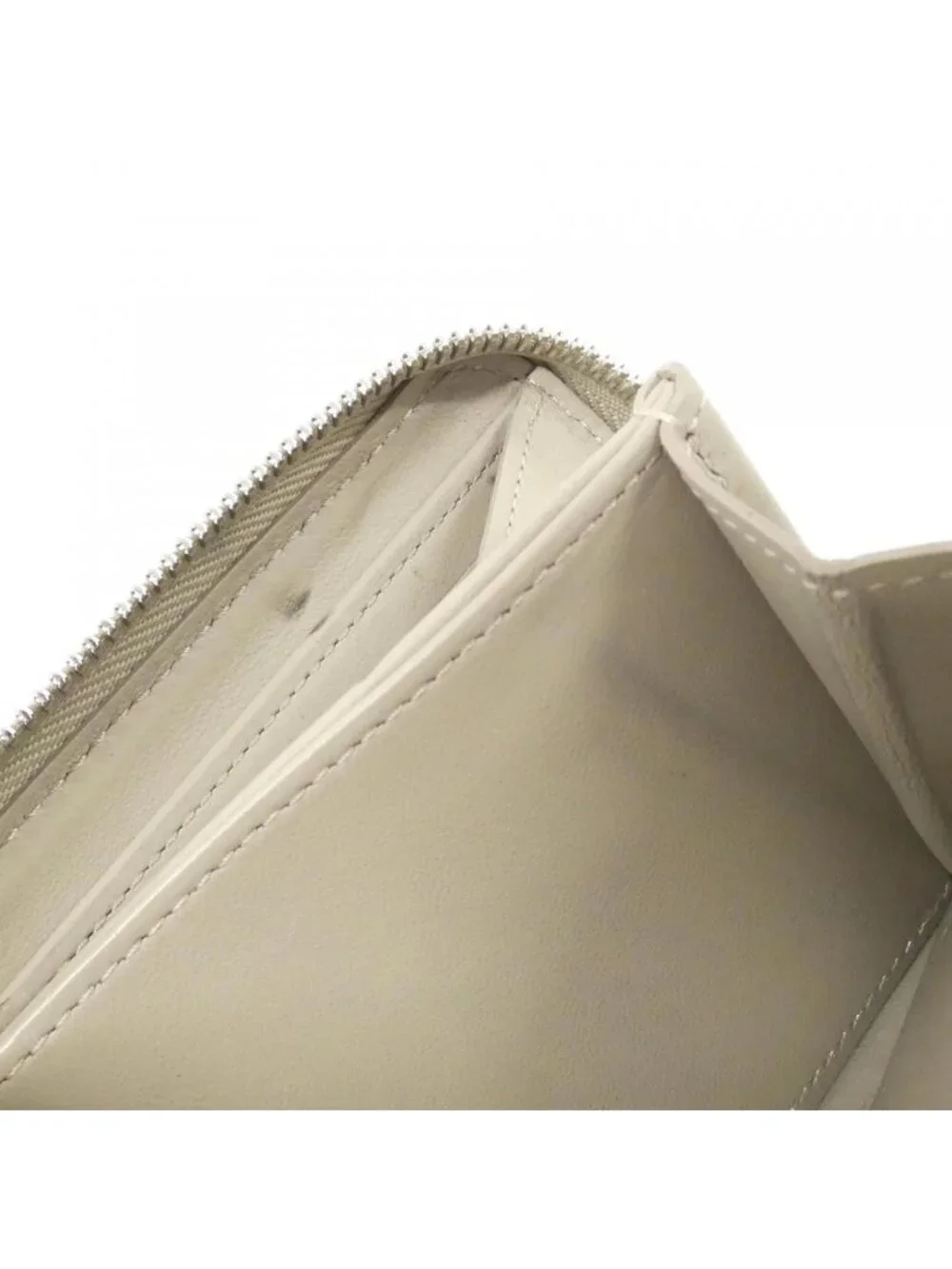 Louis Vuitton Mahina Zippy Wallet